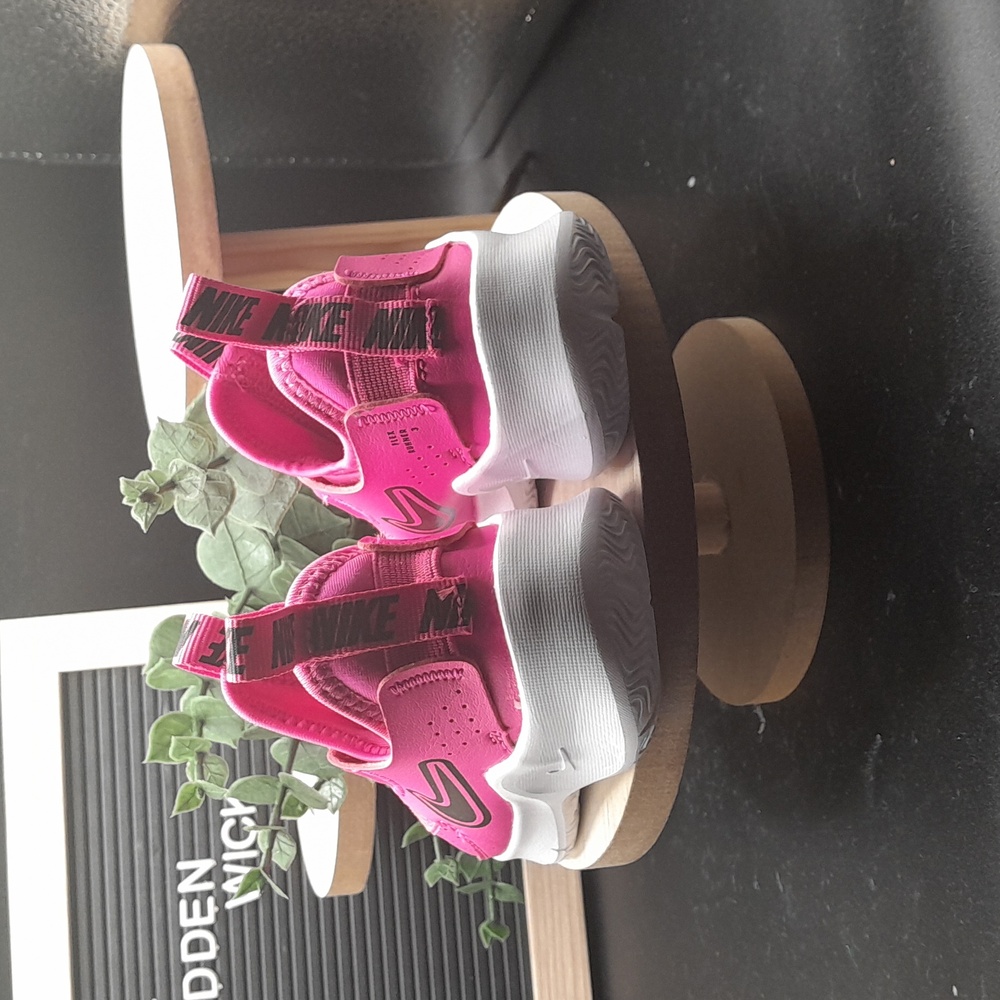 Nike Girls Flex Runner Pink And Black - Picture 3 of 6